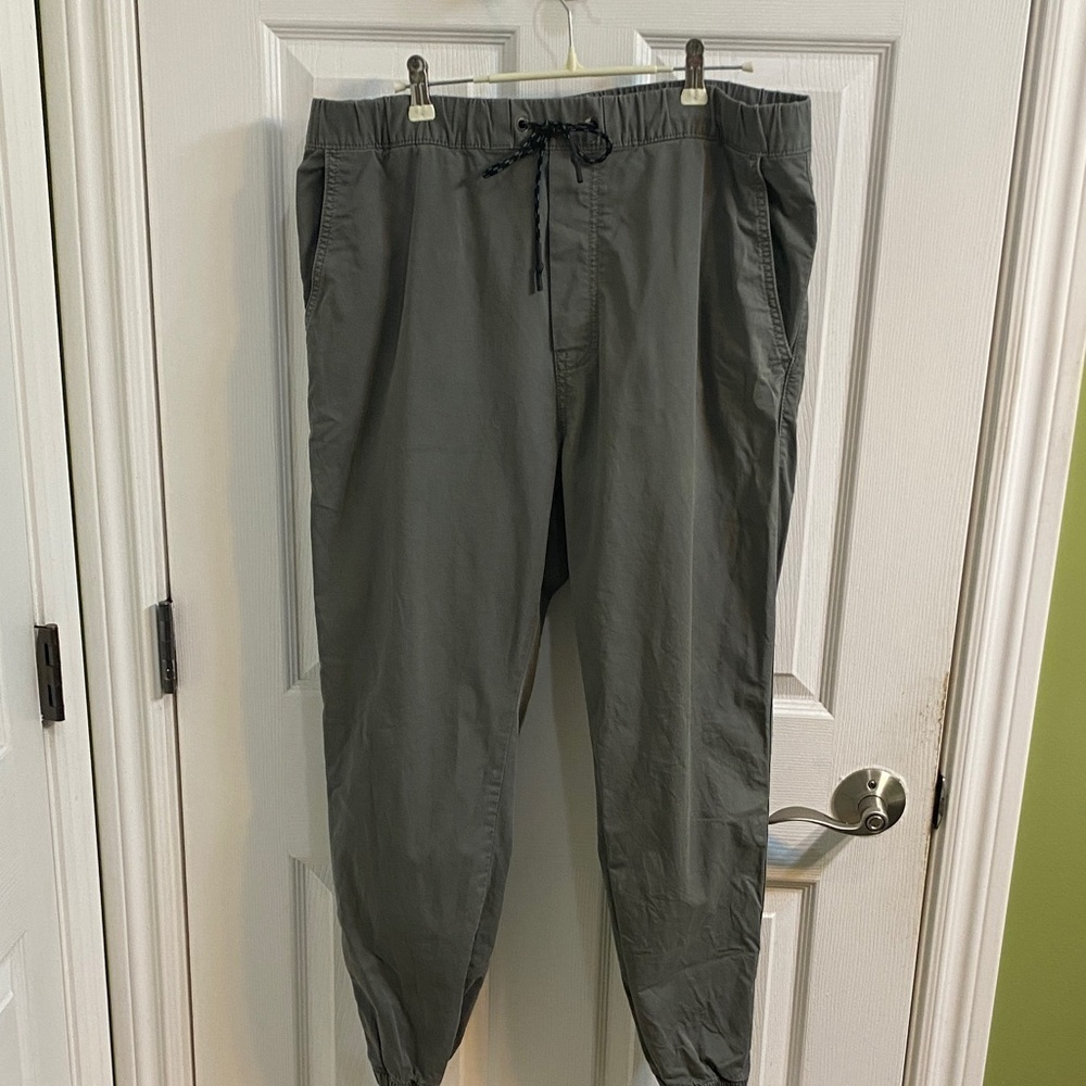 American Eagle Extreme Flex Grey Cotton Blend Men’s Joggers Pants Size Medium